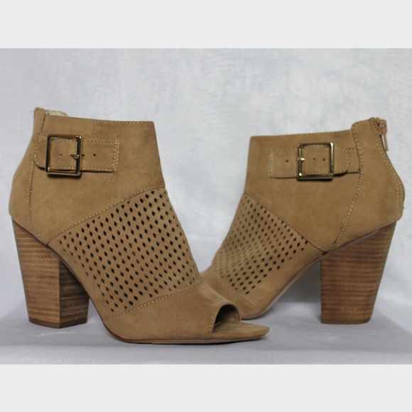 Carlos Santana Tan Open Toe Booties - Picture 2 of 7
